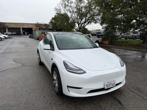 2023 Tesla Model Y Long Range Dual Motor All-Wheel Drive