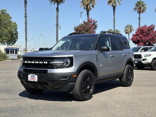 Iconic Silver Metallic 2023 Ford Bronco Sport Outer Banks
