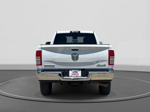 Bright White Clearcoat 2021 RAM 3500 Big Horn Crew Cab 4x4 8' Box