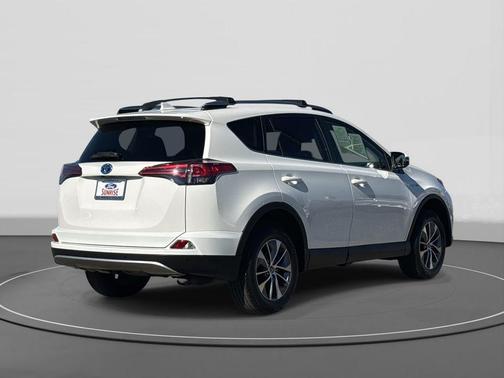 2018 Toyota RAV4 Hybrid XLE