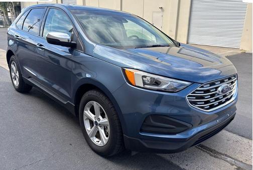 BLUE METALLIC 2019 Ford Edge SE