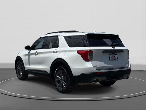 STAR WHITE MET TRI-COAT 2023 Ford Explorer XLT