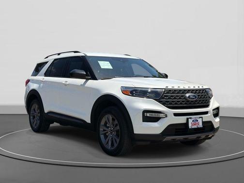 STAR WHITE MET TRI-COAT 2023 Ford Explorer XLT