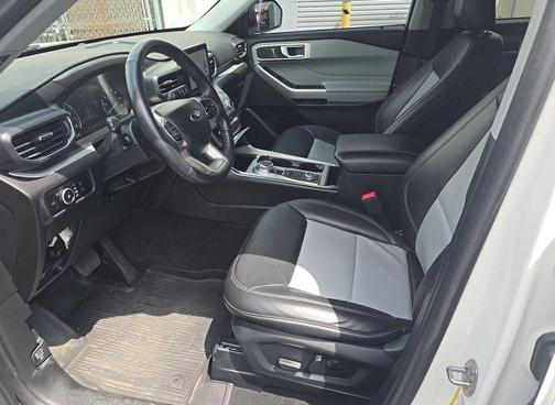 STAR WHITE MET TRI-COAT 2023 Ford Explorer XLT
