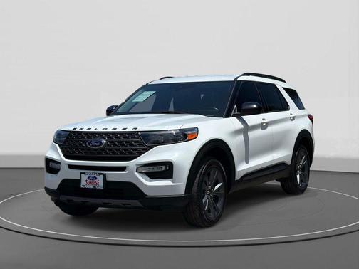 STAR WHITE MET TRI-COAT 2023 Ford Explorer XLT