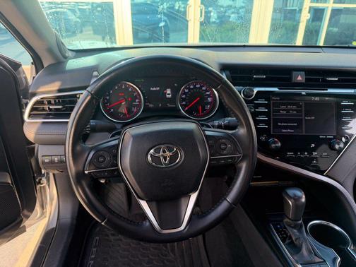 Celestial Silver Metallic 2018 Toyota Camry XSE