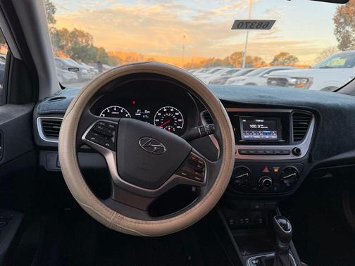 2020 Hyundai Accent SE