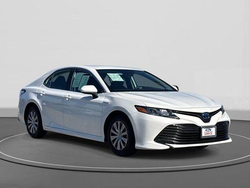 2019 Toyota Camry Hybrid LE