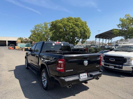 Diamond Black Crystal Pearlcoat 2022 RAM 1500 Laramie