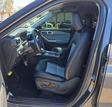CARBONIZED GRAY METALLIC 2023 Ford Explorer XLT