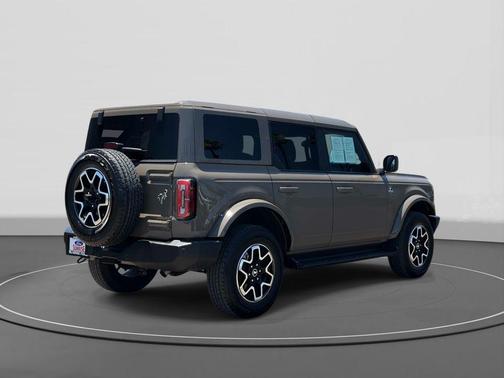 Marsh Gray 2025 Ford Bronco Outer Banks