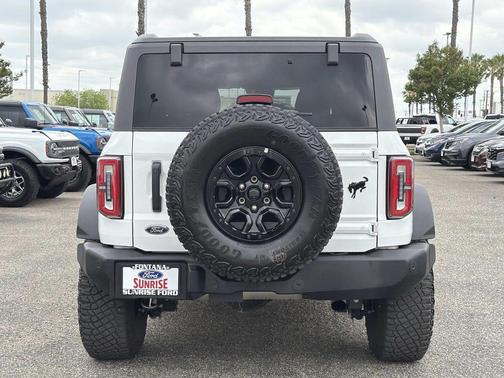 OXFORD WHITE 2024 Ford Bronco Wildtrak