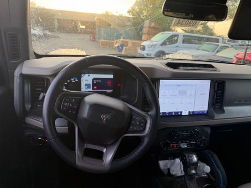 OXFORD WHITE 2024 Ford Bronco Wildtrak