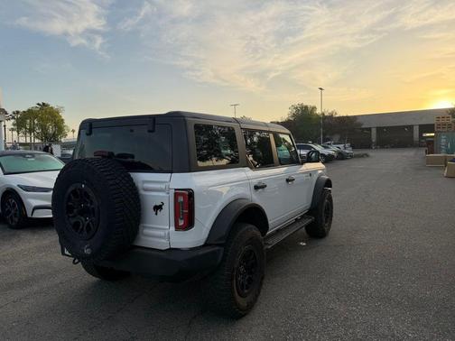 OXFORD WHITE 2024 Ford Bronco Wildtrak