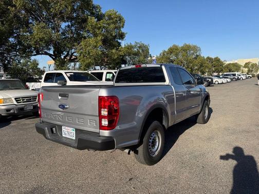 ICONIC SILVER 2023 Ford Ranger XL