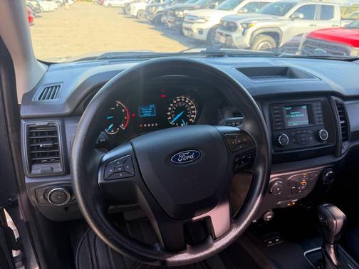 ICONIC SILVER 2023 Ford Ranger XL