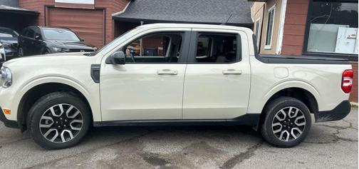 TERRAIN 2024 Ford Maverick Lariat