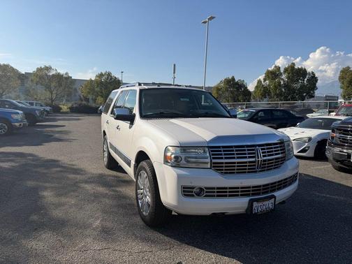 2012 Lincoln Navigator Base