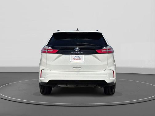 2022 Ford Edge ST Line