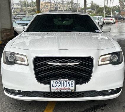 2018 Chrysler 300 S