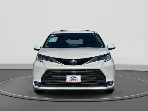 2024 Toyota Sienna Limited