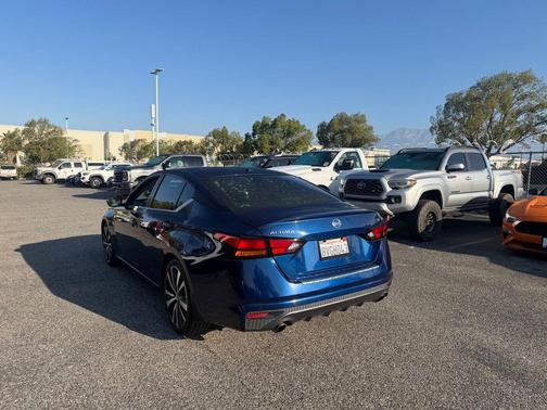 Deep Blue Pearl 2021 Nissan Altima SR FWD