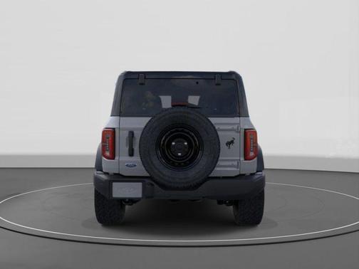 Avalanche Gray 2026 Ford Bronco Outer Banks