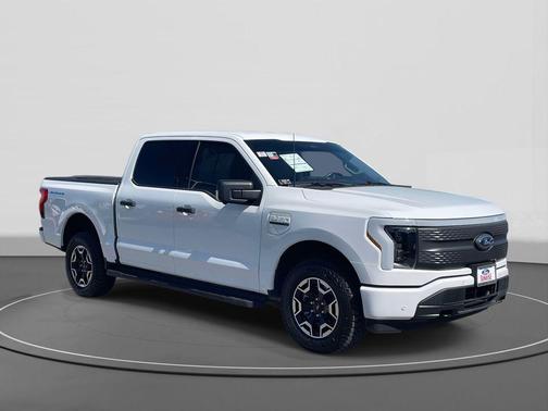 OXFORD WHITE 2022 Ford F-150 Lightning XLT