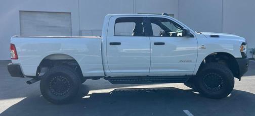 Bright White Clearcoat 2022 RAM 2500 Tradesman Crew Cab 4x4 6'4' Box