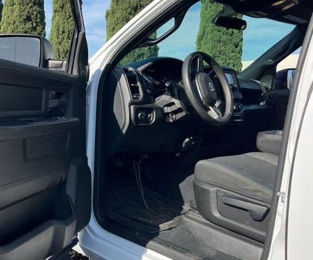 Bright White Clearcoat 2022 RAM 2500 Tradesman Crew Cab 4x4 6'4' Box