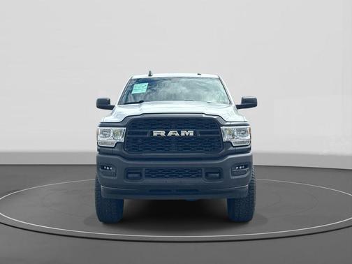 Bright White Clearcoat 2022 RAM 2500 Tradesman Crew Cab 4x4 6'4' Box