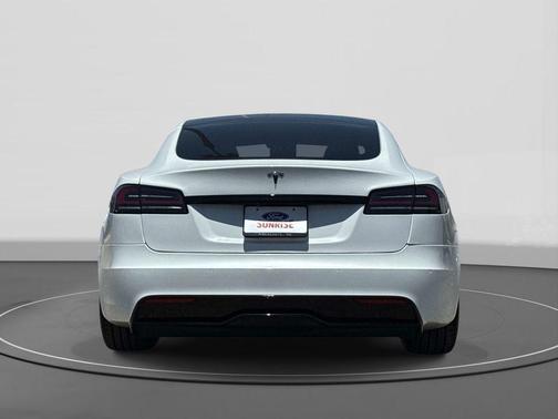 Pearl White Multi-Coat 2022 Tesla Model S Base