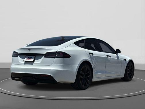 Pearl White Multi-Coat 2022 Tesla Model S Base