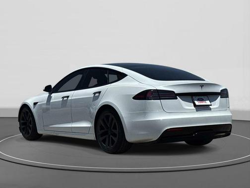 Pearl White Multi-Coat 2022 Tesla Model S Base