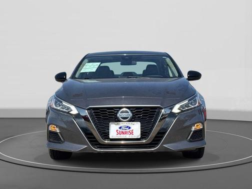 2021 Nissan Altima SR FWD