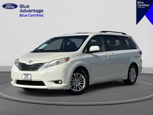 2017 Toyota Sienna XLE