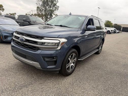 BLUE TINTED CLEARCOAT 2022 Ford Expedition XLT