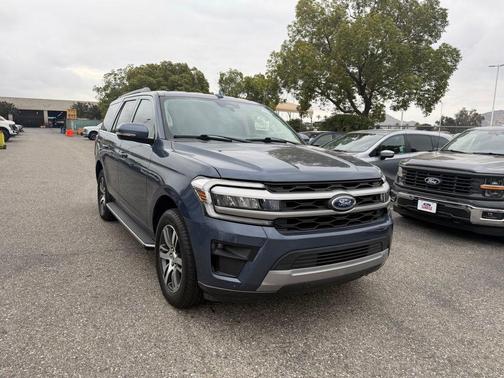 BLUE TINTED CLEARCOAT 2022 Ford Expedition XLT