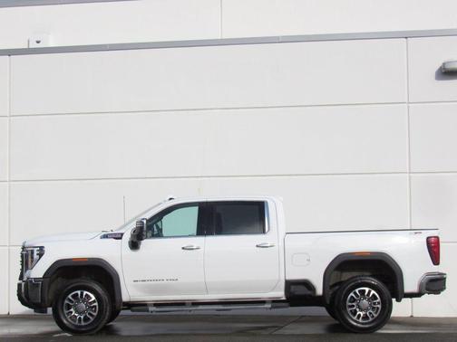 Summit White 2025 GMC Sierra 2500 SLT
