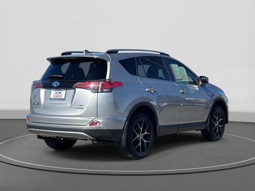 2018 Toyota RAV4 Hybrid SE