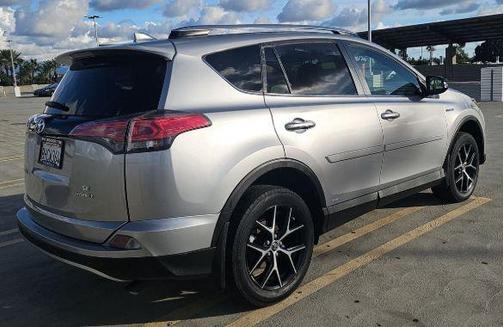 2018 Toyota RAV4 Hybrid SE