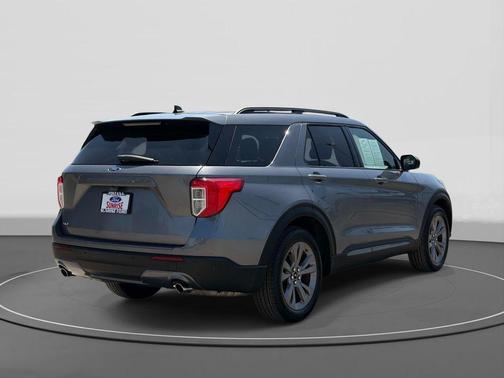 CARBONIZED GRAY METALLIC 2022 Ford Explorer XLT