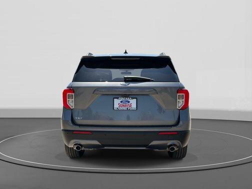 CARBONIZED GRAY METALLIC 2022 Ford Explorer XLT