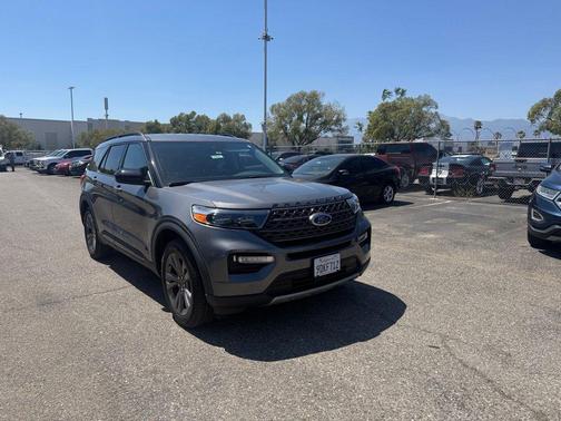 CARBONIZED GRAY METALLIC 2022 Ford Explorer XLT