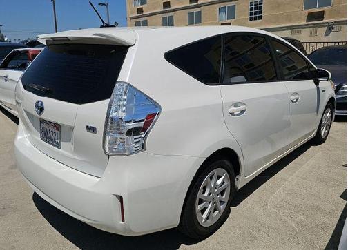 Blizzard Pearl 2012 Toyota Prius v Three