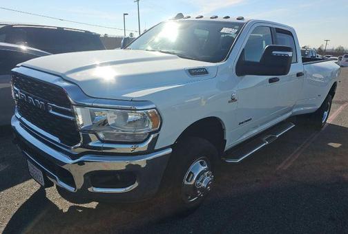 Bright White Clearcoat 2024 RAM 3500 Big Horn Crew Cab 4x4 8' Box