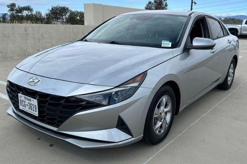 2021 Hyundai ELANTRA SE