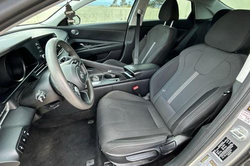 2021 Hyundai ELANTRA SE