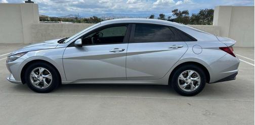 2021 Hyundai ELANTRA SE