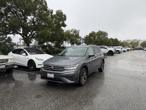 2023 Volkswagen Tiguan 2.0T SE